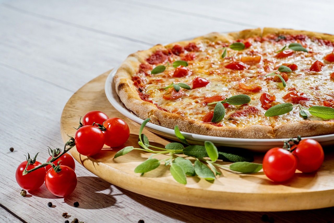 Restaurant dining reservation preparation and service